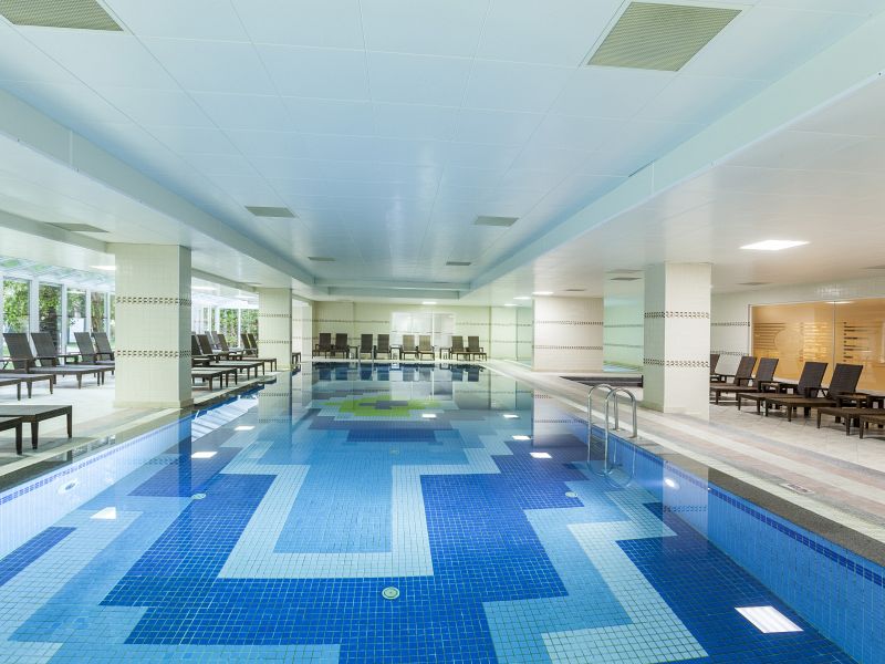 indendorspool.jpg indendorspool.jpg