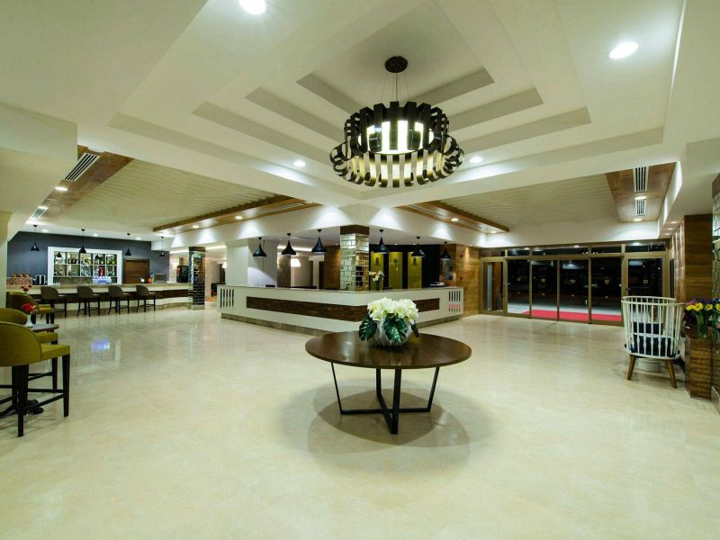 grand-park-lara-hotel-foyer.jpg